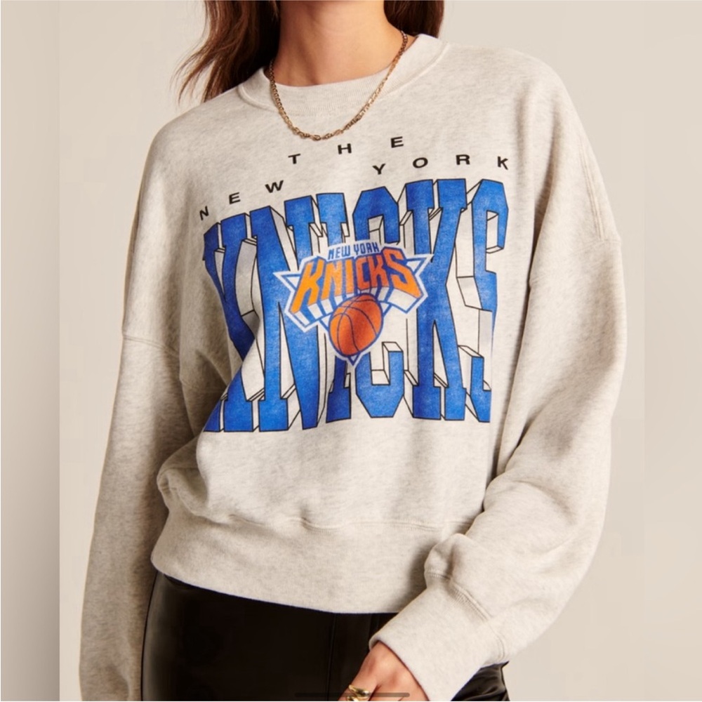 A&F New York Knicks Graphic Crew Size Small